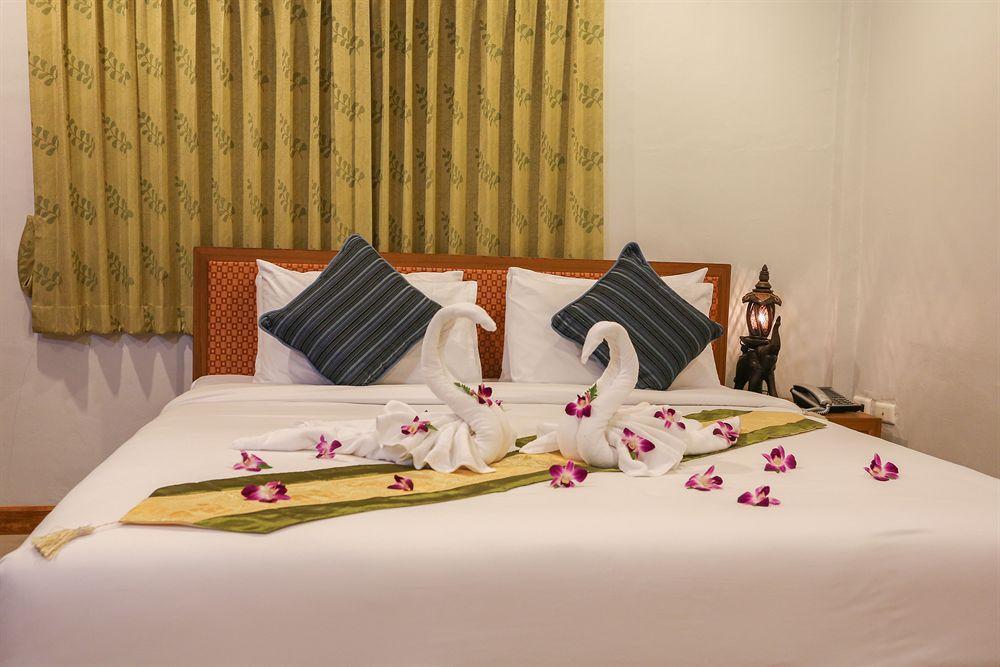 Hip Yaya Residences Patong Buitenkant foto
