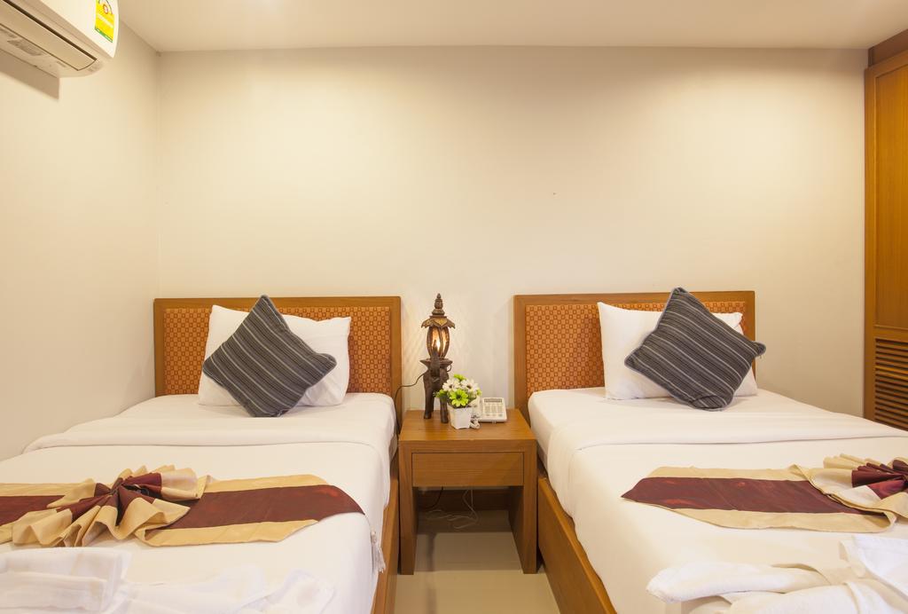 Hip Yaya Residences Patong Buitenkant foto