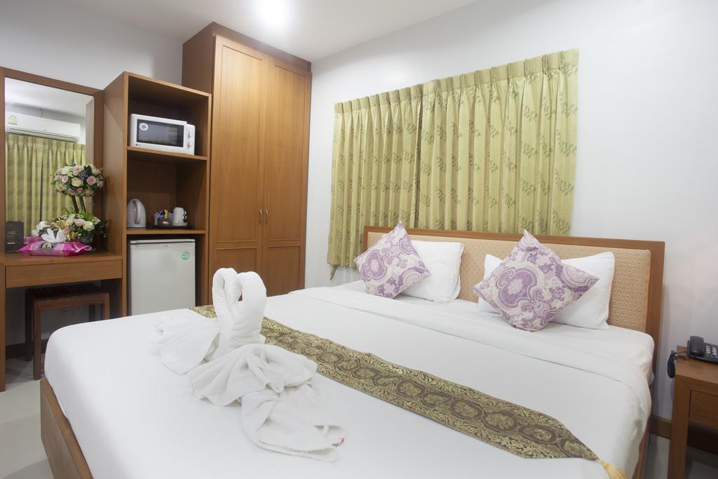Hip Yaya Residences Patong Buitenkant foto