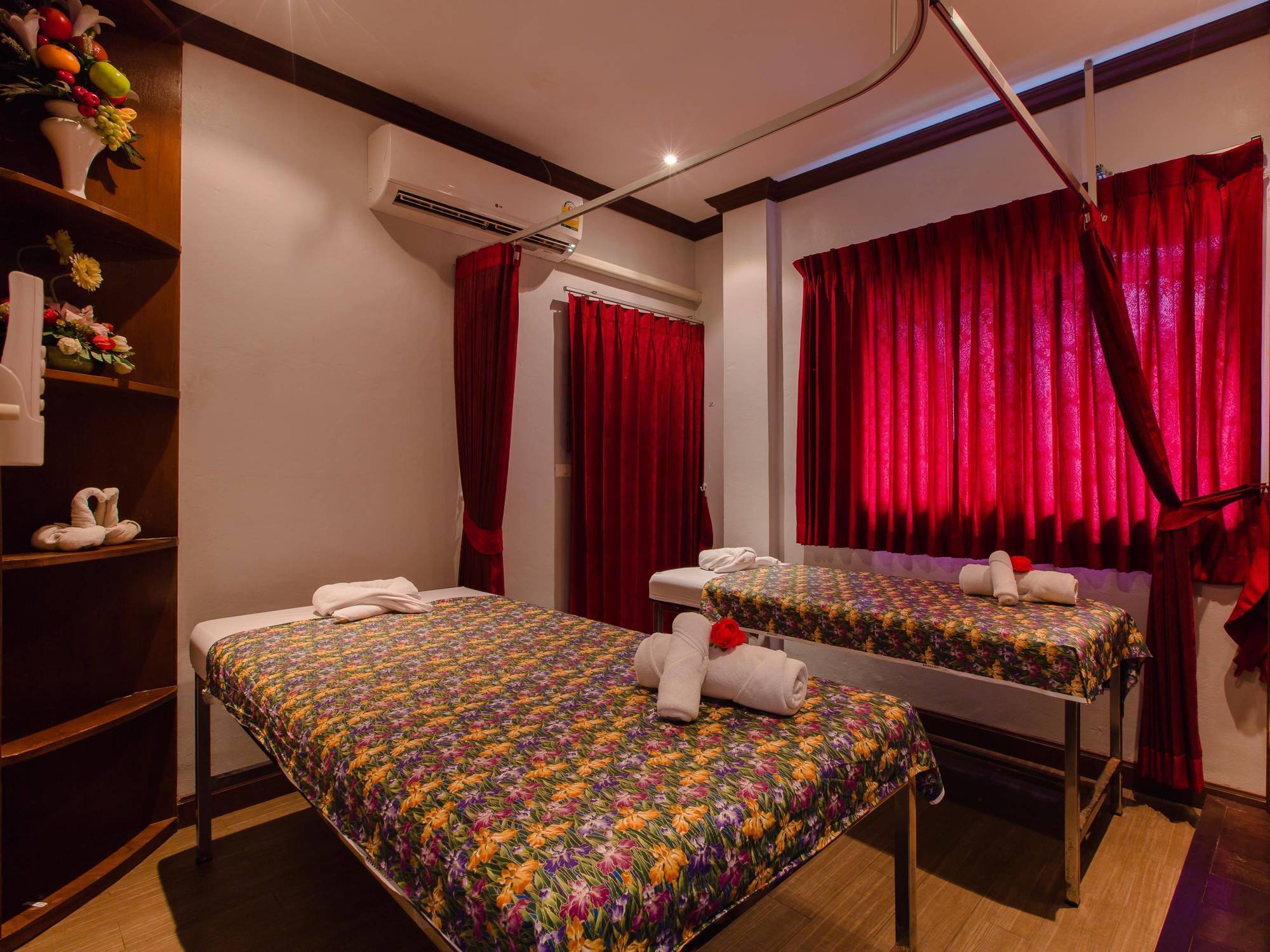 Hip Yaya Residences Patong Buitenkant foto