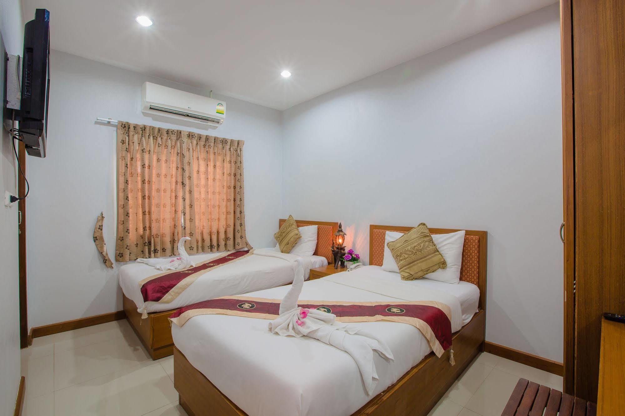 Hip Yaya Residences Patong Buitenkant foto