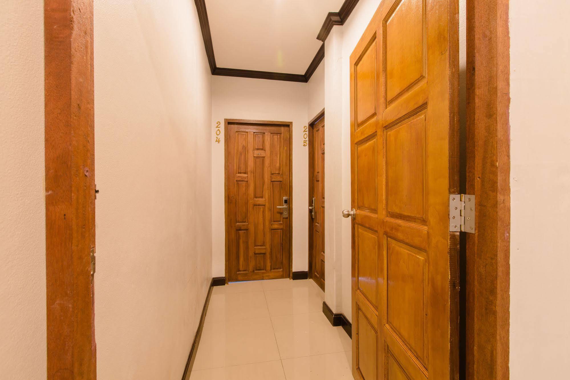 Hip Yaya Residences Patong Buitenkant foto
