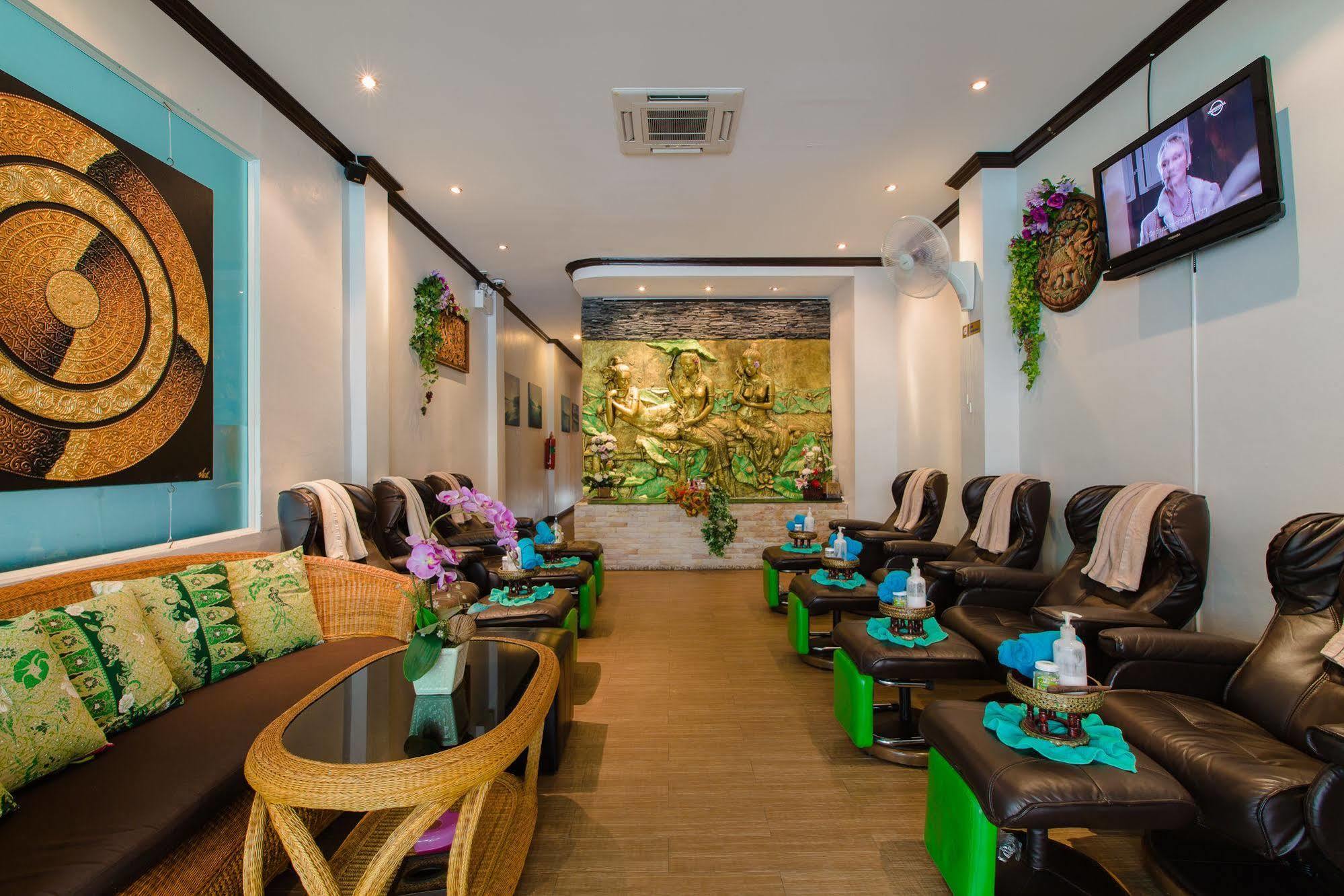 Hip Yaya Residences Patong Buitenkant foto