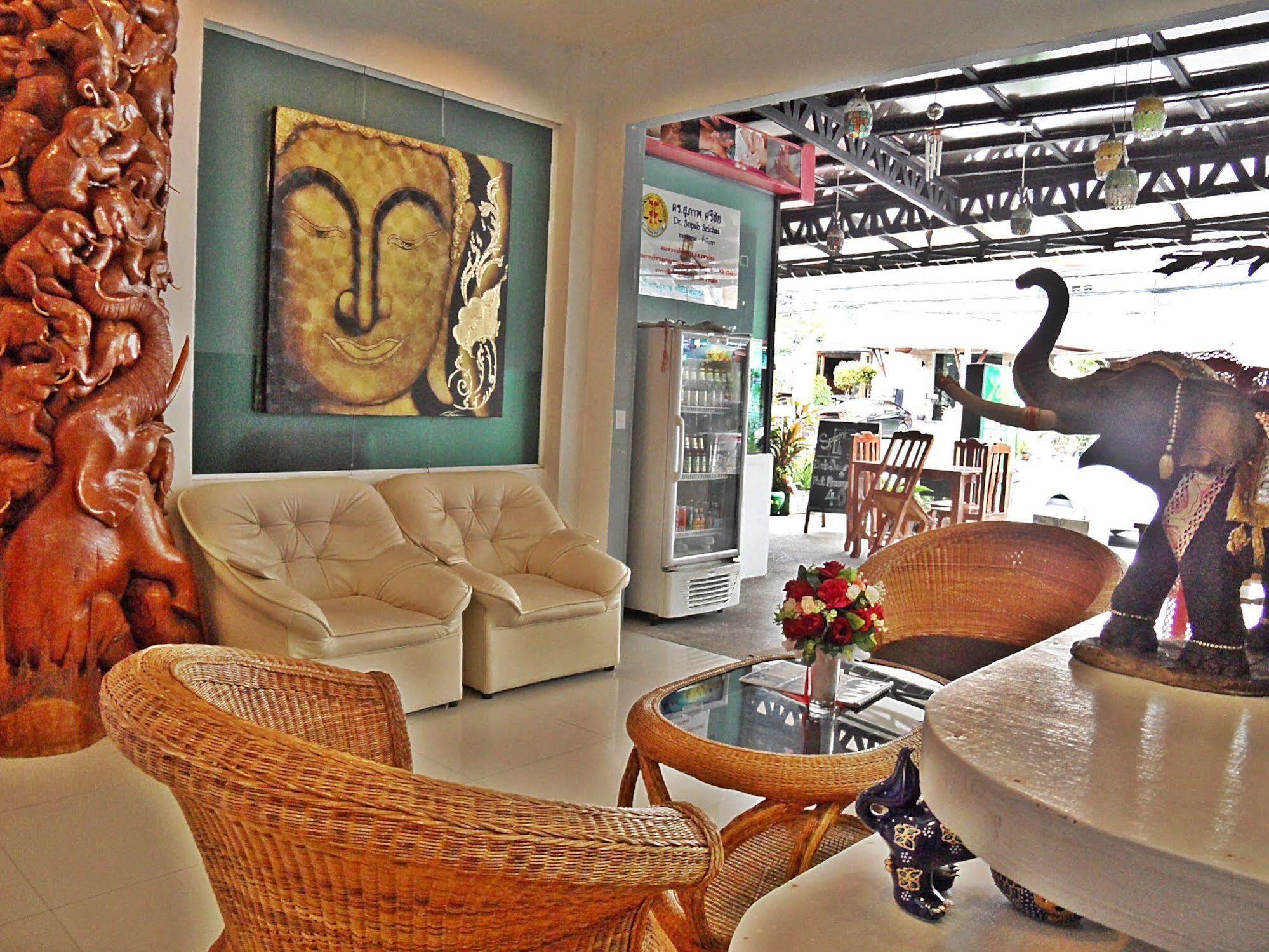 Hip Yaya Residences Patong Buitenkant foto